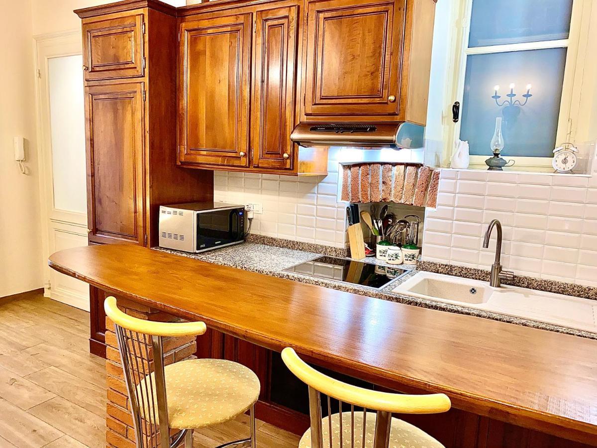 Exquisitely Renovated And Centrally Located Apartment With Free Parking Turín Exterior foto